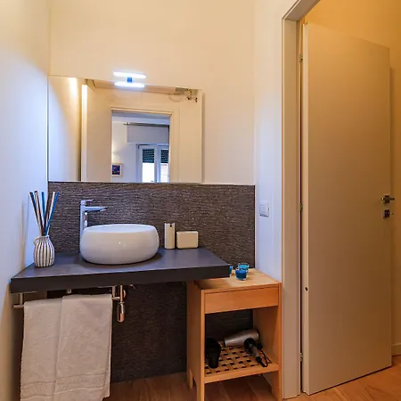 Joivy Cosy 1bed Flat In Fiera, * Mediolan