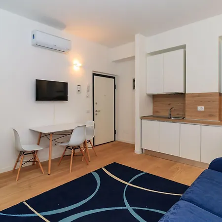 Joivy Cosy 1bed Flat In Fiera, * Mediolan