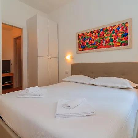 Apartament Joivy Cosy 1bed Flat In Fiera, Mediolan
